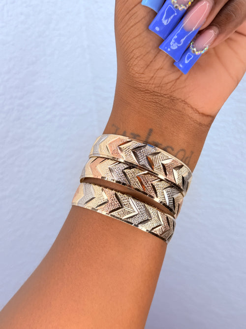 18K BANGLES [Adult]